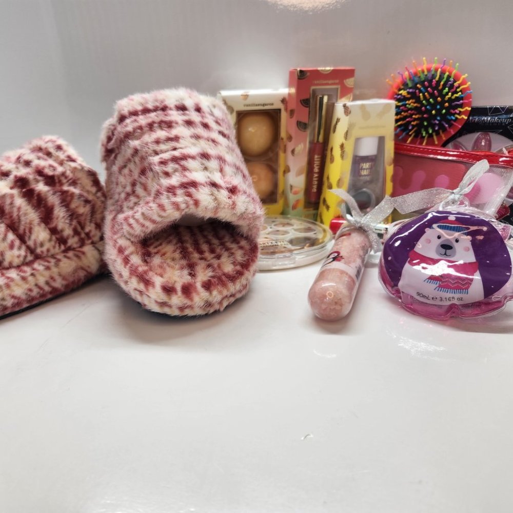 Gift Set  Pink Slipper Spa set  12 Piece fits Sizes 8-10